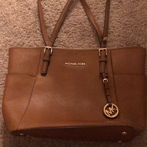 Michael kors tote